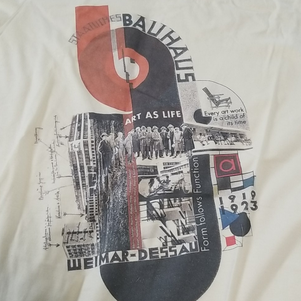 100% cotton typographia tee